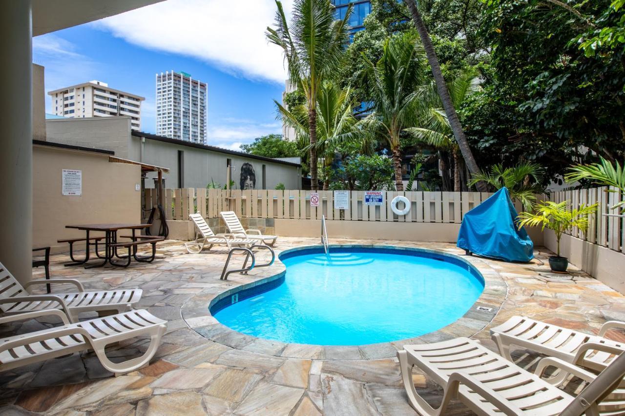Aqua Aloha Surf Waikiki Aparthotel Exterior photo